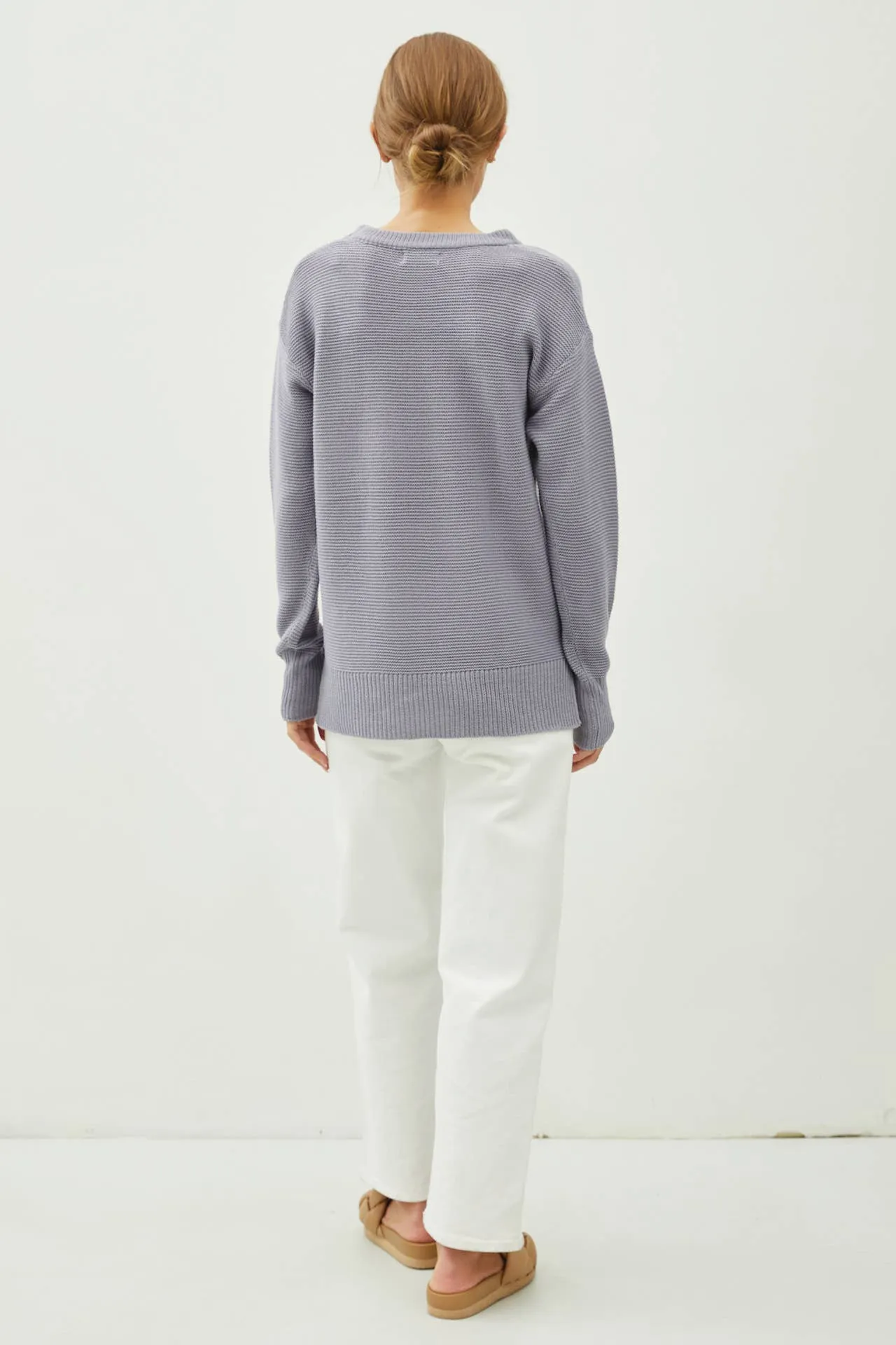 BASIC ROUND NECK BOYFRIEND FIT SWEATER