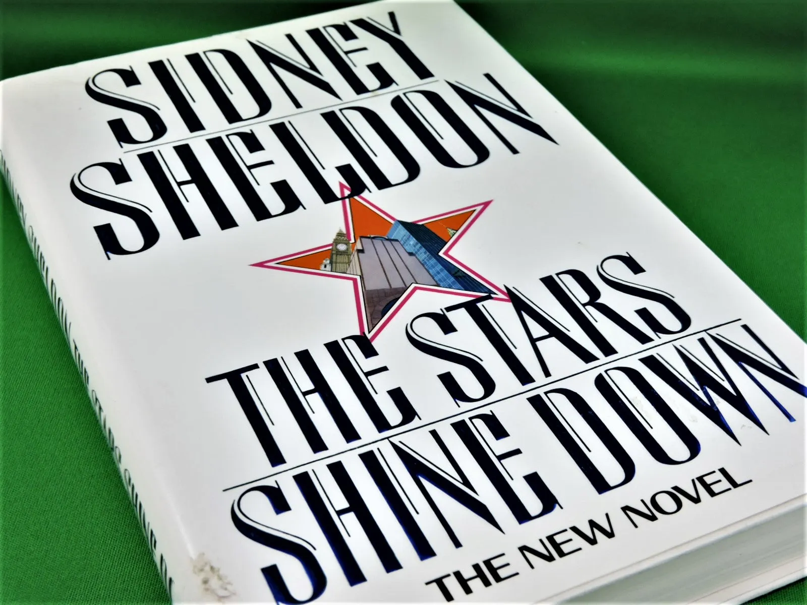 Book - Sidney Sheldon - 1992 - The Stars Shine Down