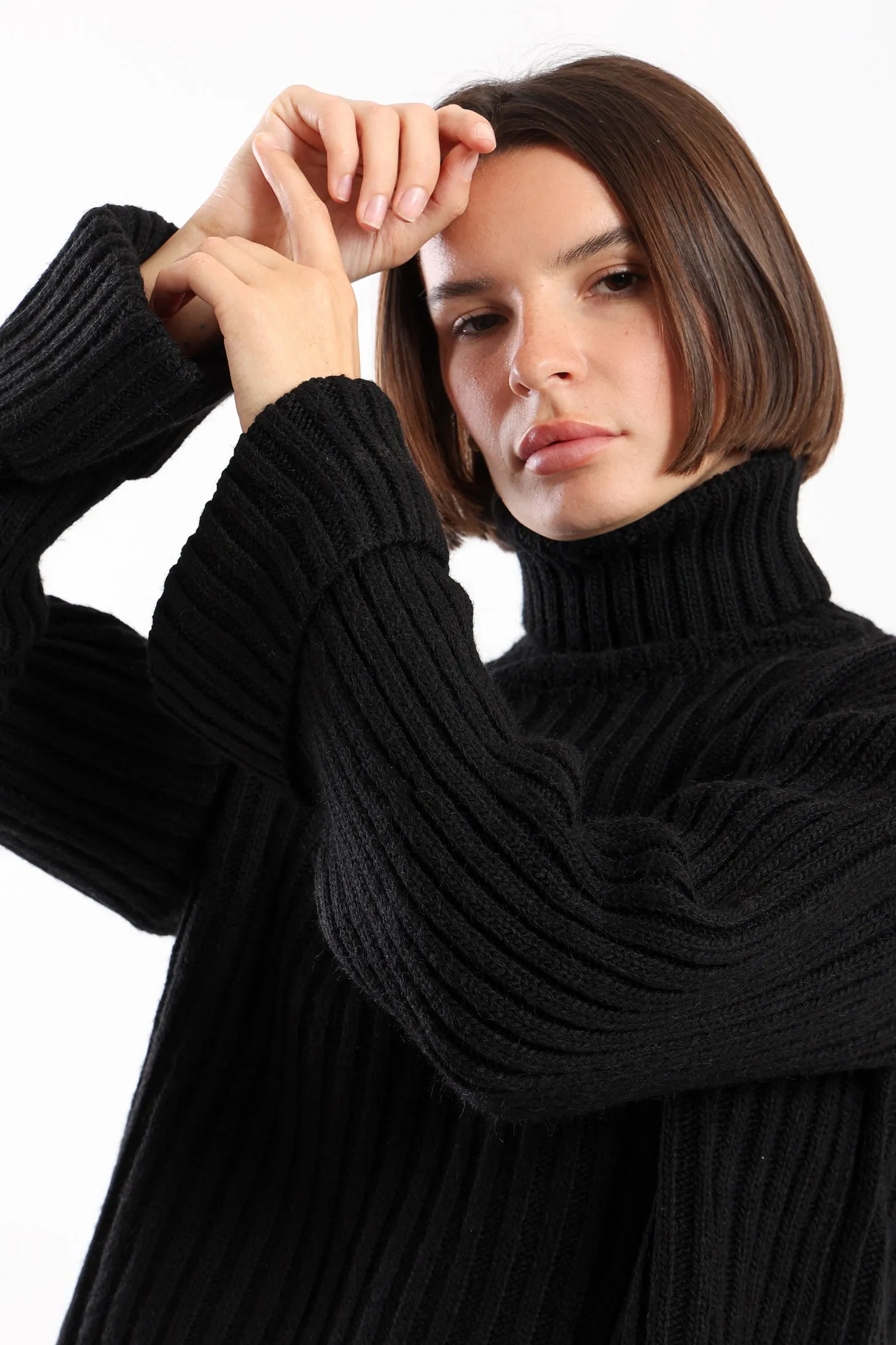 CHUNKY HIGH NECK SWEATER - BLACK