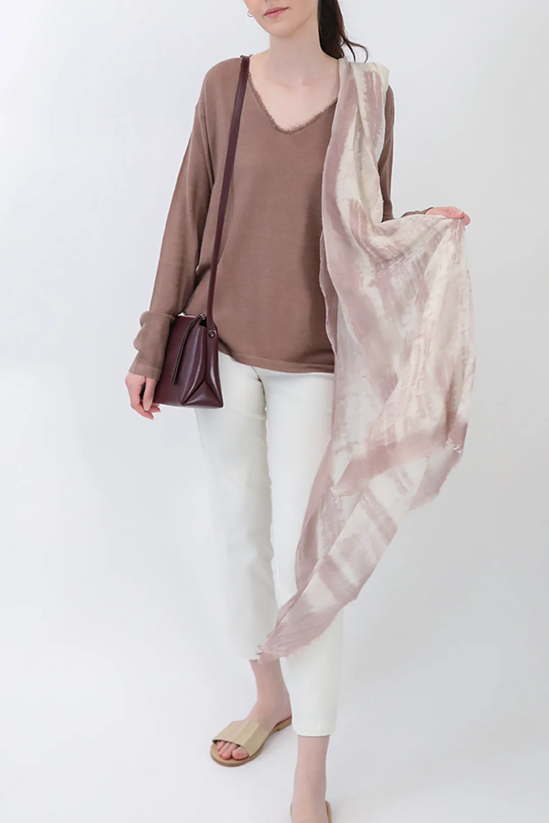 ROWAN OVAL V FRINGE NECK IN HAND-DYED CASHMERE